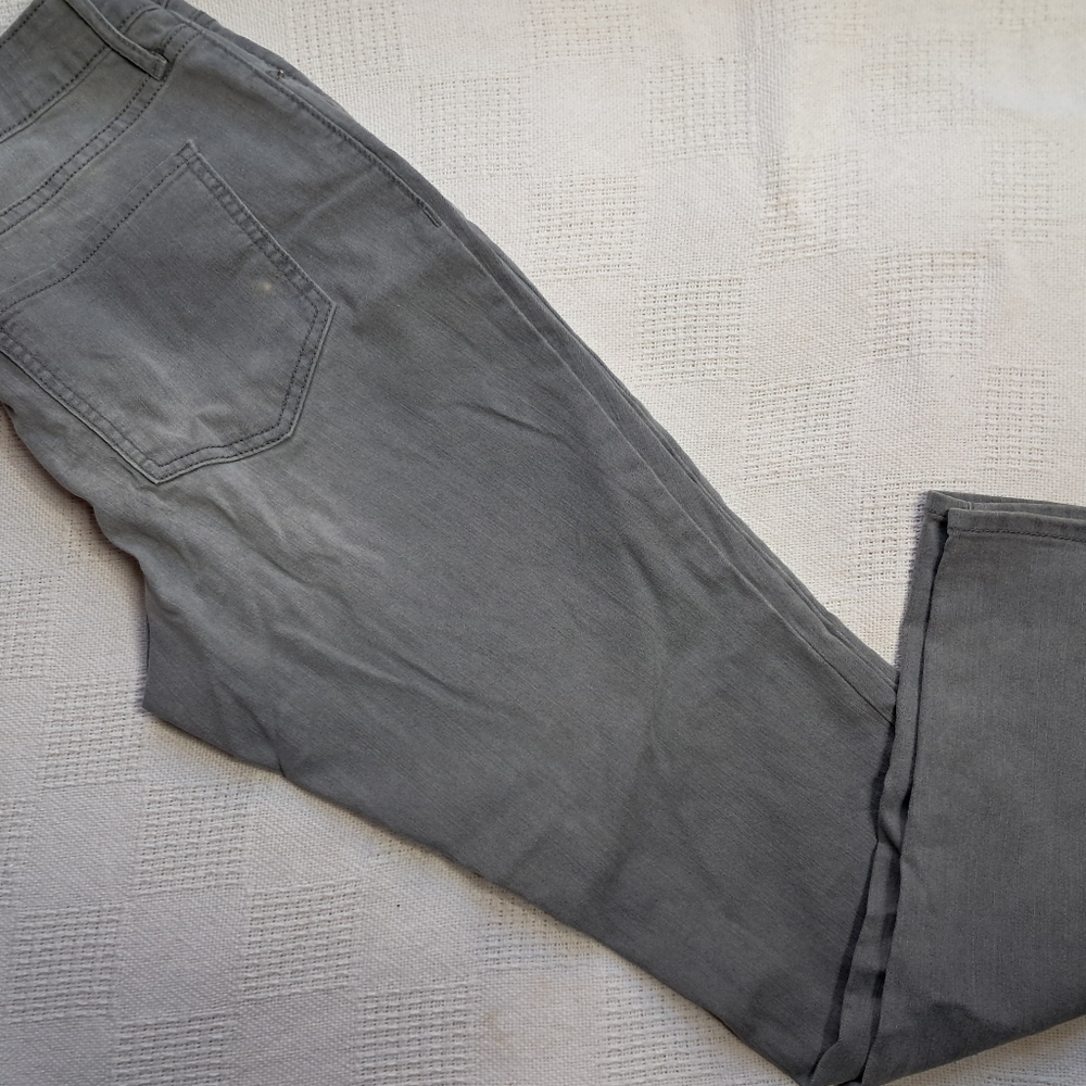 Womens size 12 grey super skinny old navy jeans